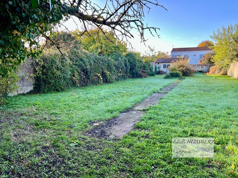 Terrain constructible - 1 019 m²