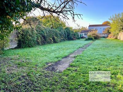 Terrain constructible - 1 019 m²