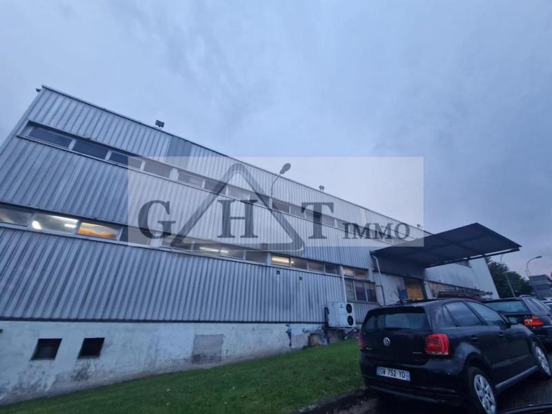 Entrepôt - 6 900 m²