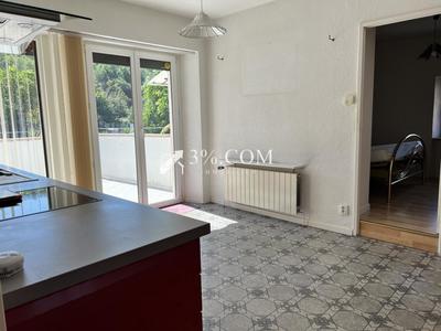 Maison - 219 m² - 8 pièces