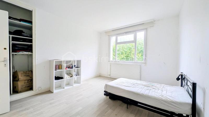 Demeure - 250 m² - 11 pièces