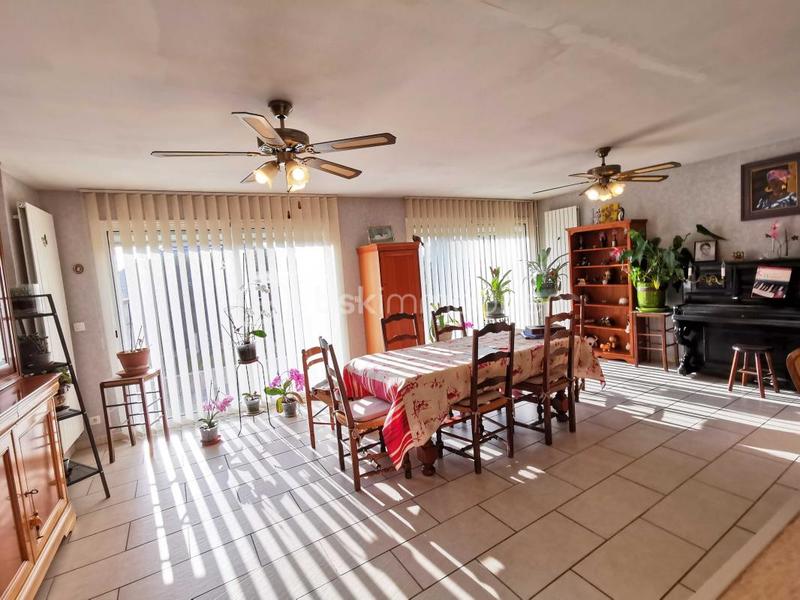 Maison traditionnelle - 132 m² - 6 pièces