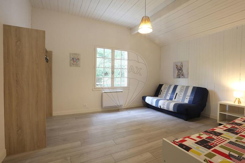 Maison - 254 m² - 12 pièces