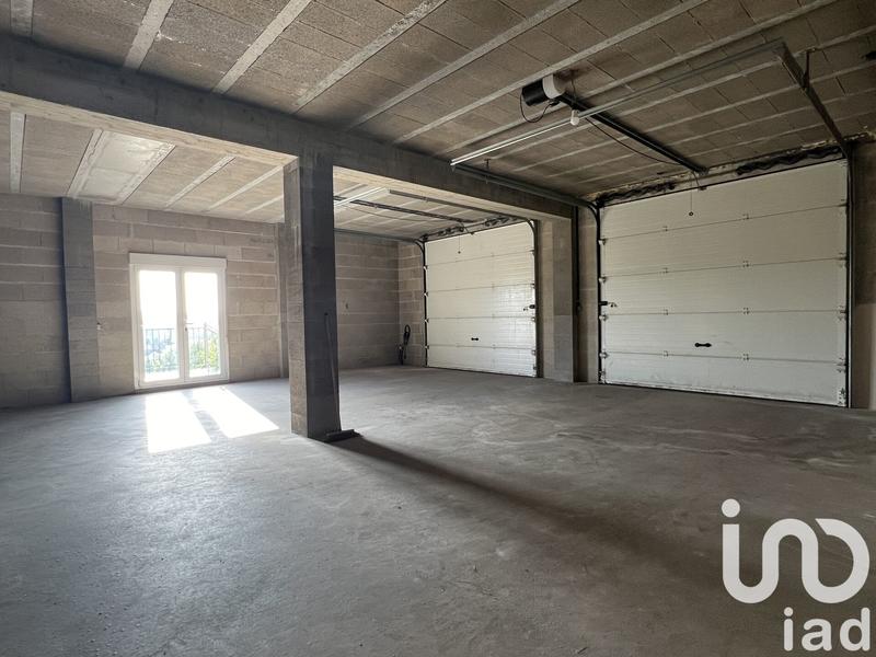 Maison - 200 m² - 8 pièces