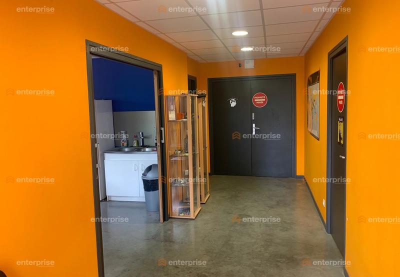 Local d'activité / Entrepôt - 700 m²