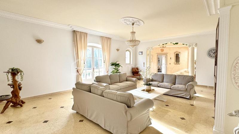Villa - 420 m² - 11 pièces