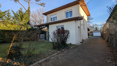 Maison - 600 m² - 5 pièces