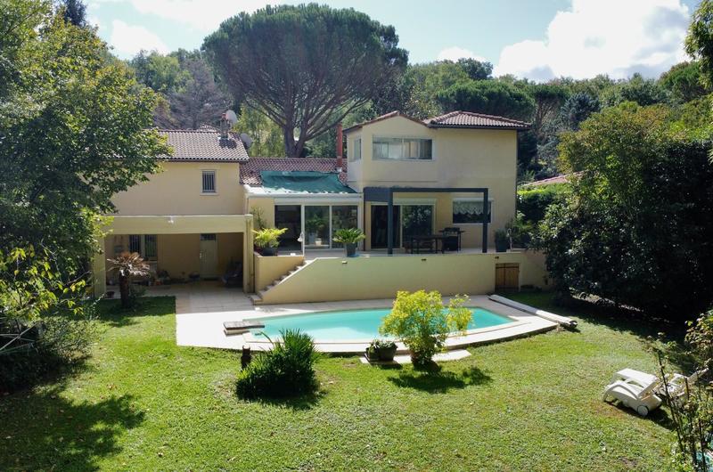 Villa - 179 m² - 6 pièces