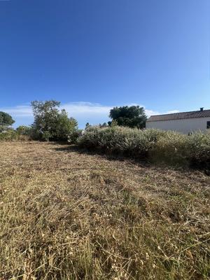 Terrain constructible - 640 m²