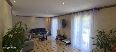 Maison - 216 m² - 6 pièces