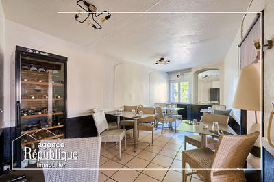 Local commercial - 190 m² - 6 pièces