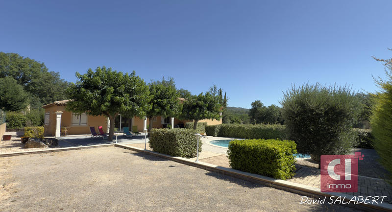 Maison - 204 m² - 7 pièces