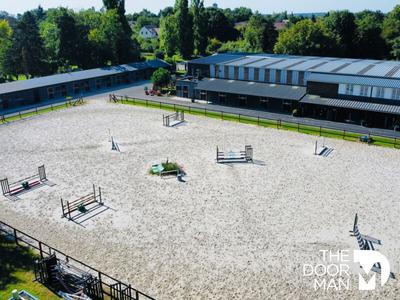 Maison de domaine équestre - 300 m² - 9 pièces