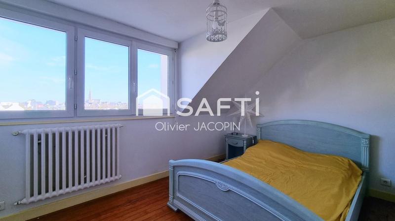 Maison - 182 m² - 9 pièces