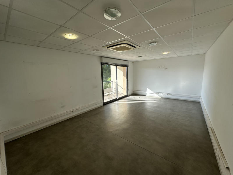 Local commercial - 385 m²