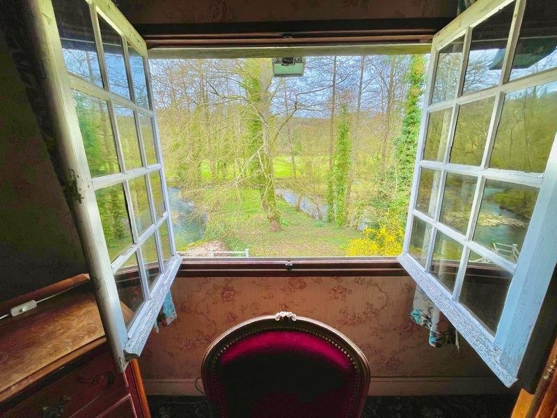 Propriété - 284 m² - 10 pièces