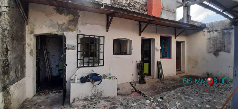 Local commercial - 115 m² - 4 pièces