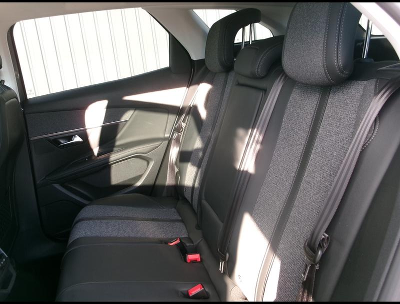 Peugeot 3008 Bhdi 130 Allure Bvm