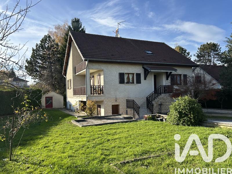 Maison - 243 m² - 7 pièces