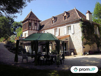 Maison ancienne - 340 m² - 8 pièces