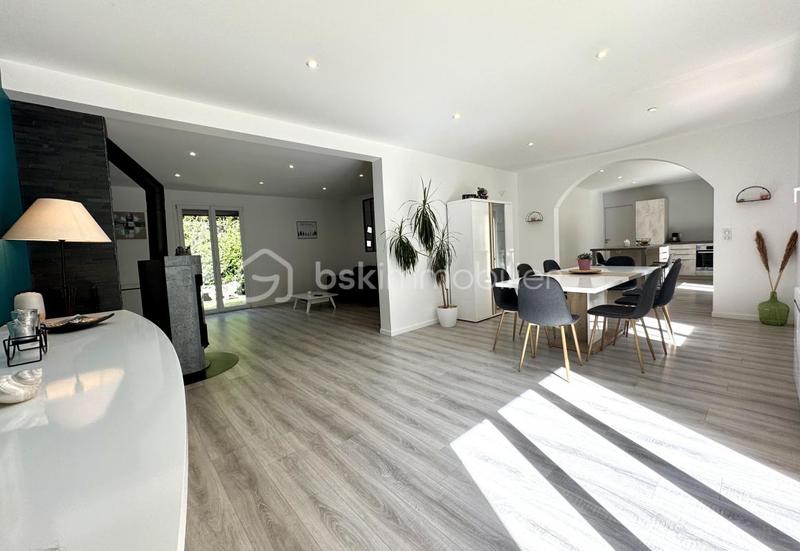 Maison - 177 m² - 6 pièces
