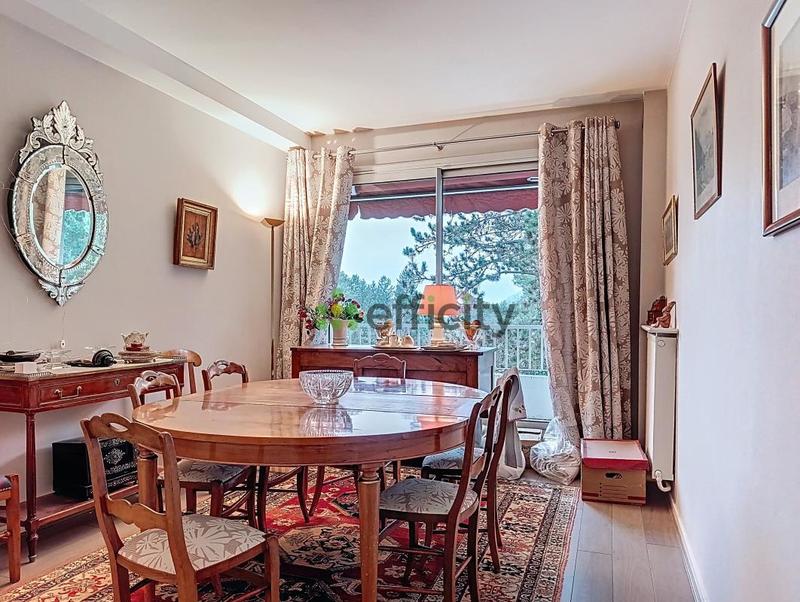 Appartement - 140 m² - 6 pièces