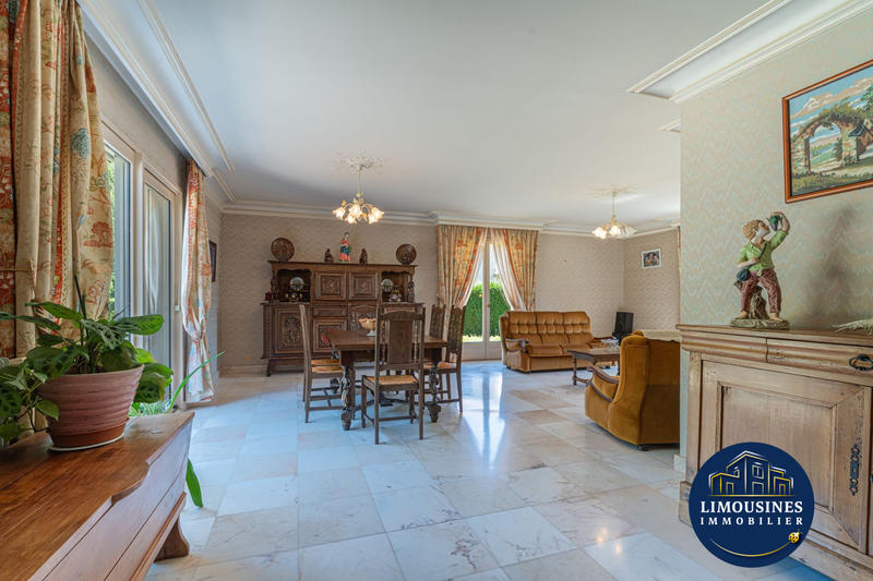 Maison - 206 m² - 8 pièces