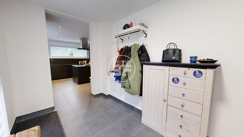 Maison - 250 m² - 7 pièces