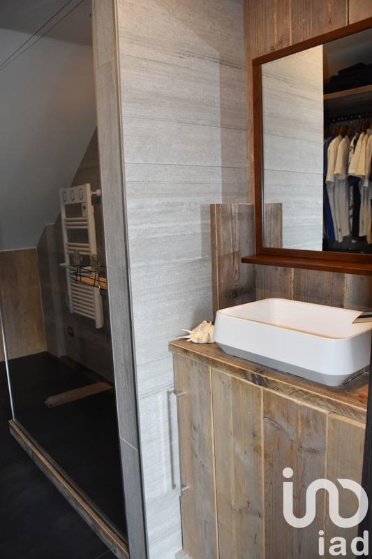 Maison - 213 m² - 6 pièces