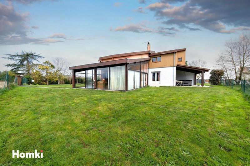 Maison d'architecte - 234 m² - 9 pièces