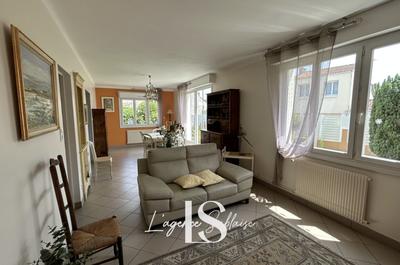 Maison - 187 m² - 6 pièces