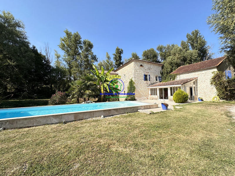 Moulin - 322 m² - 10 pièces