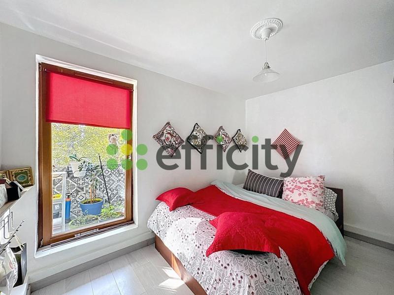 Appartement ancien - 80 m² - 5 pièces