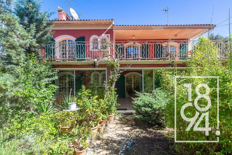 Maison - 192 m² - 7 pièces