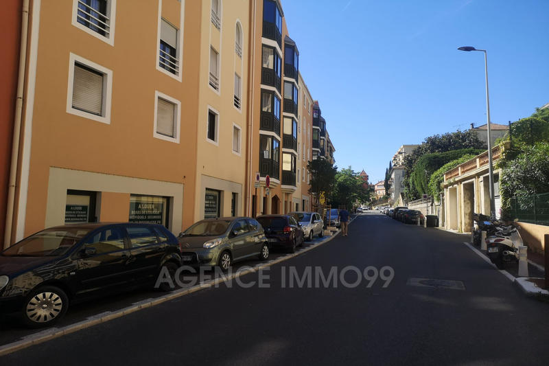 Parking / Garage - 190 m²