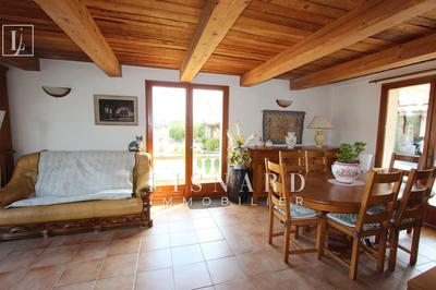 Maison - 370 m² - 16 pièces