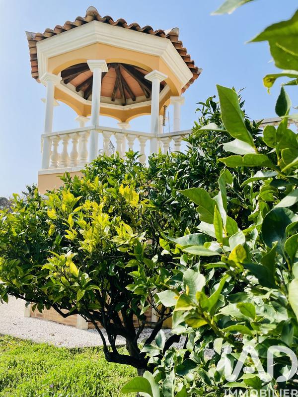 Maison - 732 m² - 20 pièces