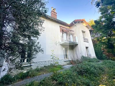 Maison - 150 m² - 9 pièces