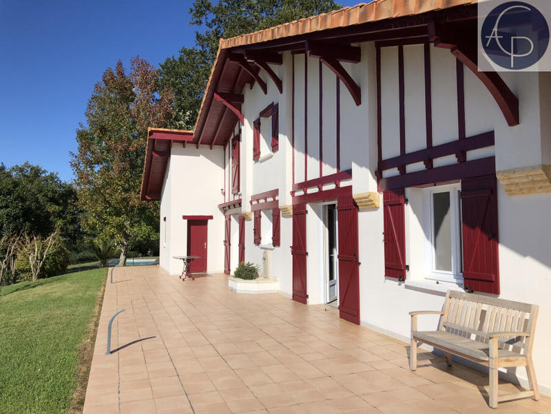 Maison - 151 m² - 5 pièces