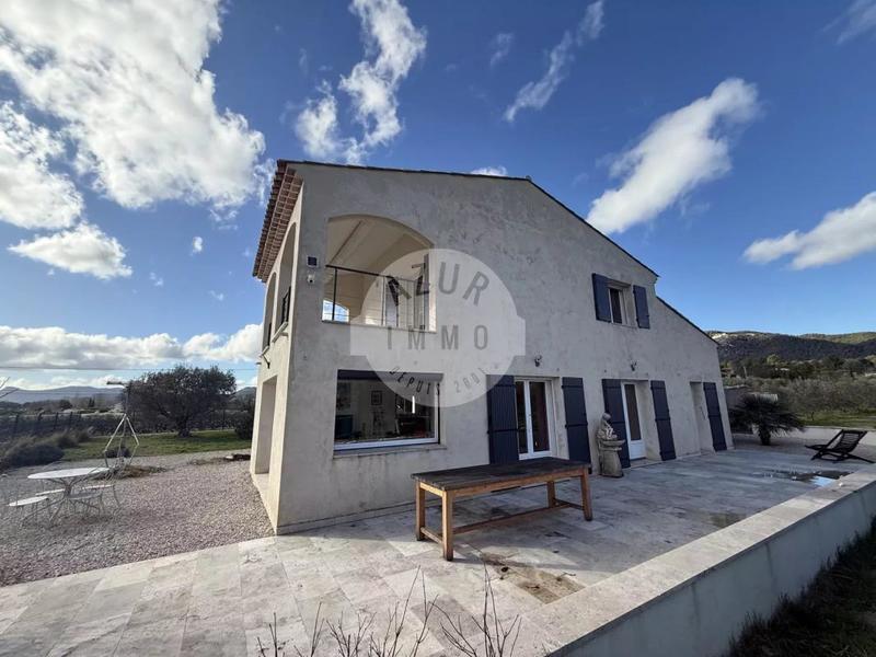 Maison - 115 m² - 4 pièces