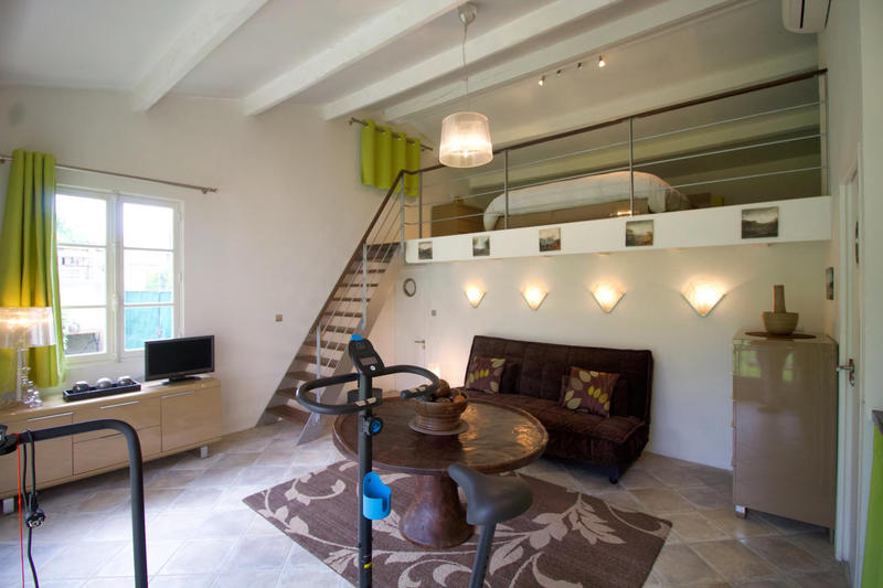 Maison - 247 m² - 15 pièces