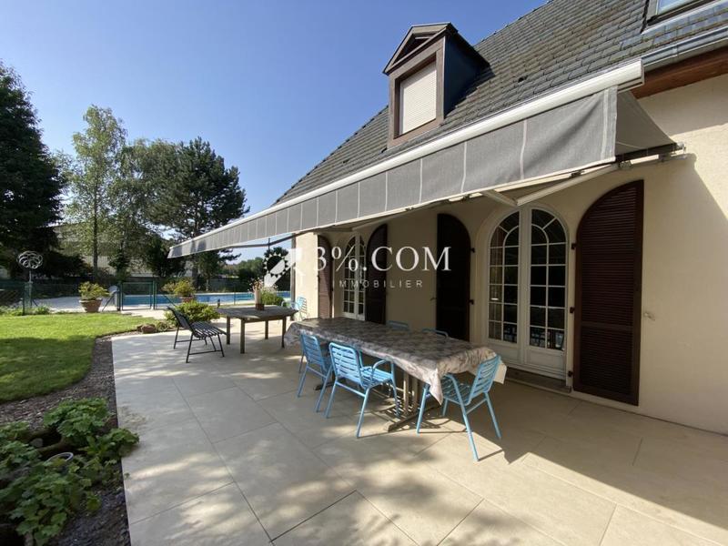 Propriété - 233 m² - 9 pièces