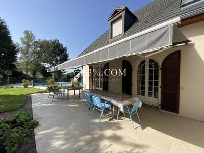 Propriété - 233 m² - 9 pièces