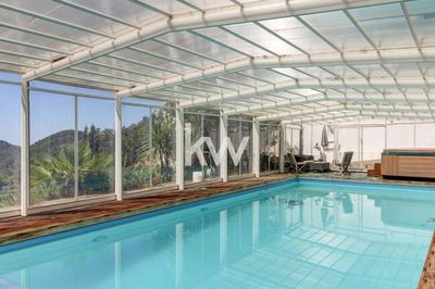 Villa - 206 m² - 6 pièces