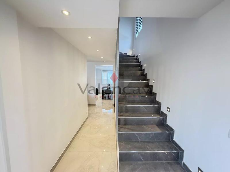 Maison - 152 m² - 6 pièces