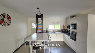 Maison - 121 m² - 4 pièces