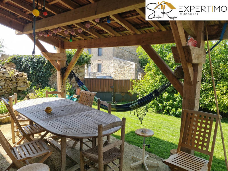 Maison - 230 m² - 6 pièces