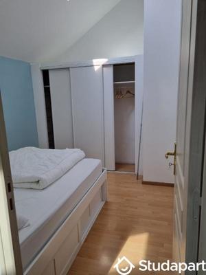 Chambre - 10 m² - 1 pièce