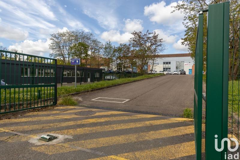 Local commercial - 1 200 m²