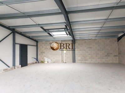 Local commercial - 135 m² - 1 pièce